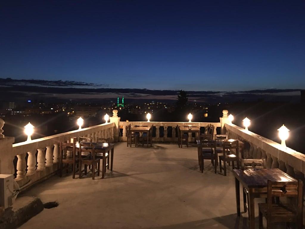 MİDYAT BEYAZ KONAK YÖRESEL SERPME KAHVALTI KAFE RESTORAN&TARİHİ KONAK fotoğraf 7