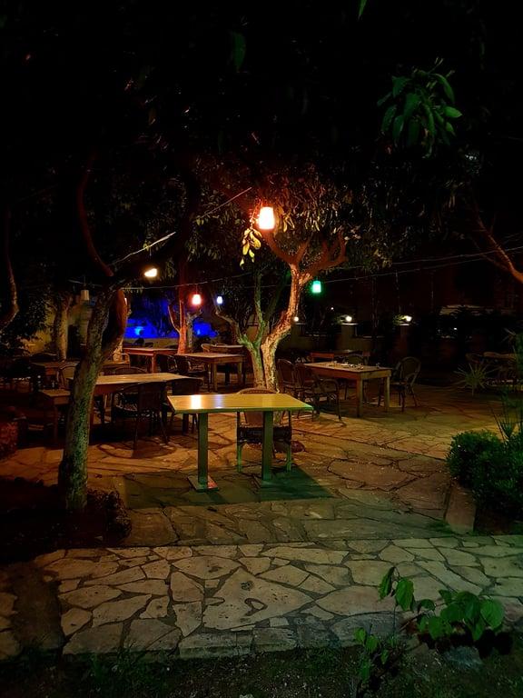Taş mahal restorant