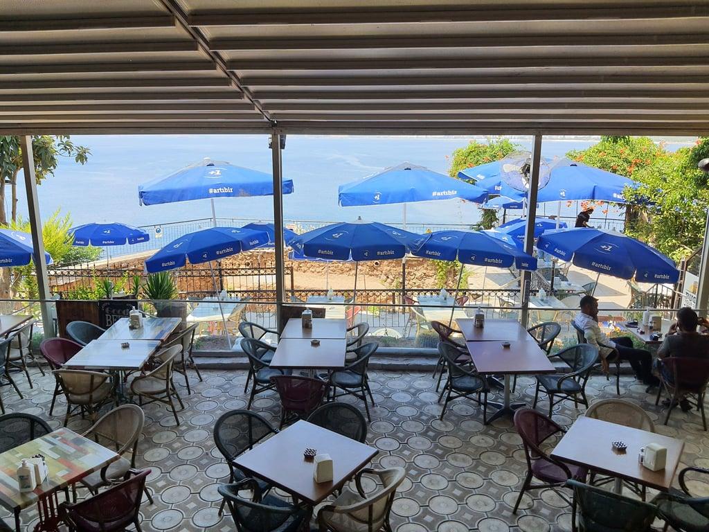 CASTLE CAFE & RESTORANT