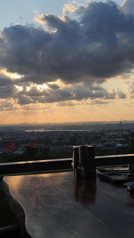 Mashhad İstanbul Cafe & Lounge