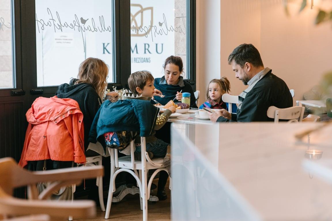 Piaf Cafe & Restaurant