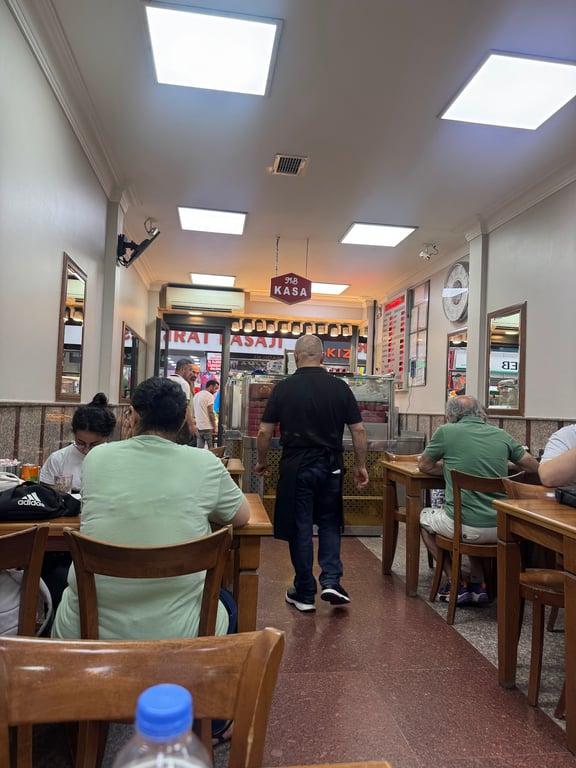 Tarihi Kadıköy Börekçisi