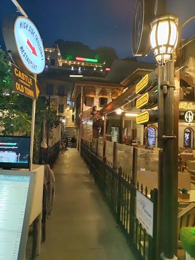 High Side Restaurant