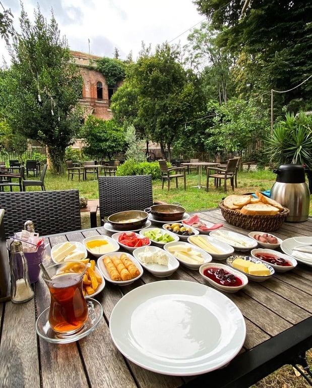 Tophane Mekan