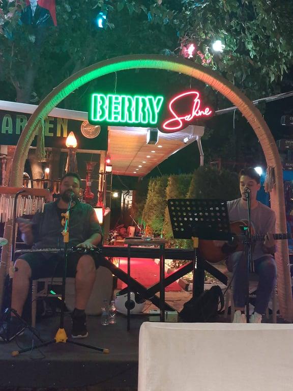 BERRY GARDEN CAFE & BISTRO fotoğraf 14