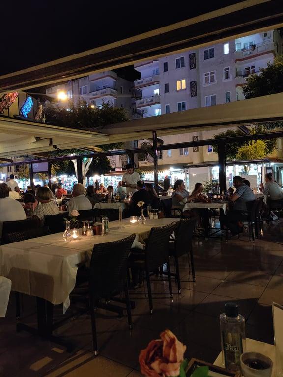 Pura Vida Restaurant