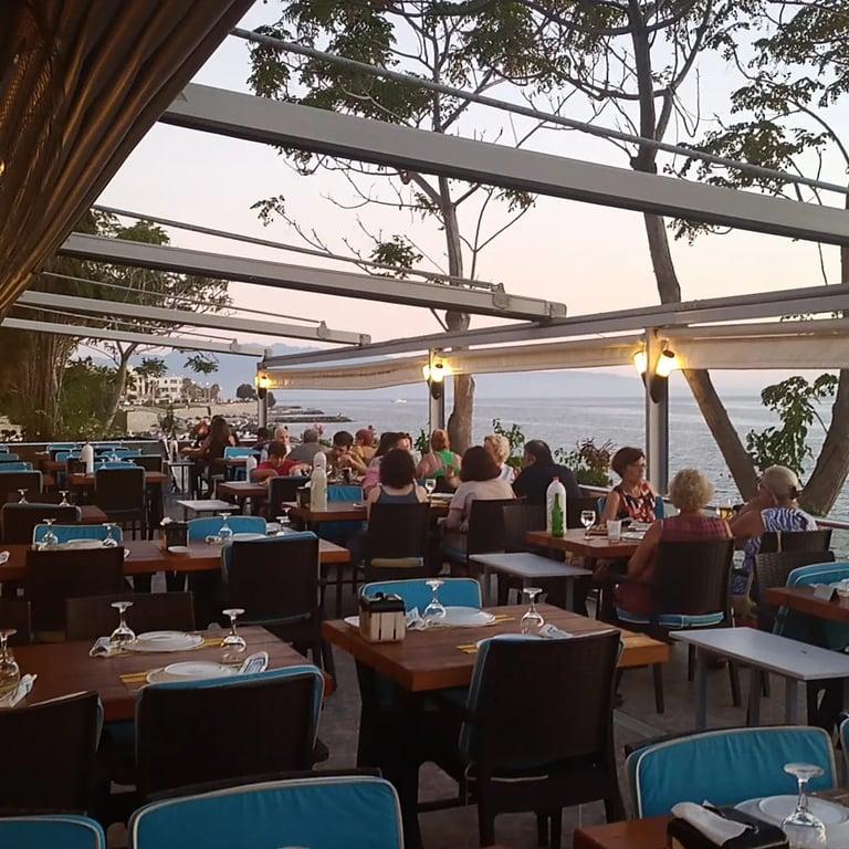 Mavi Park Restoran Kahvalti ve Et Ocakbaşı fotoğraf 4