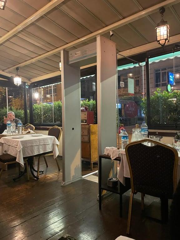 Safie Meyhane Havuzlu Bahçe
