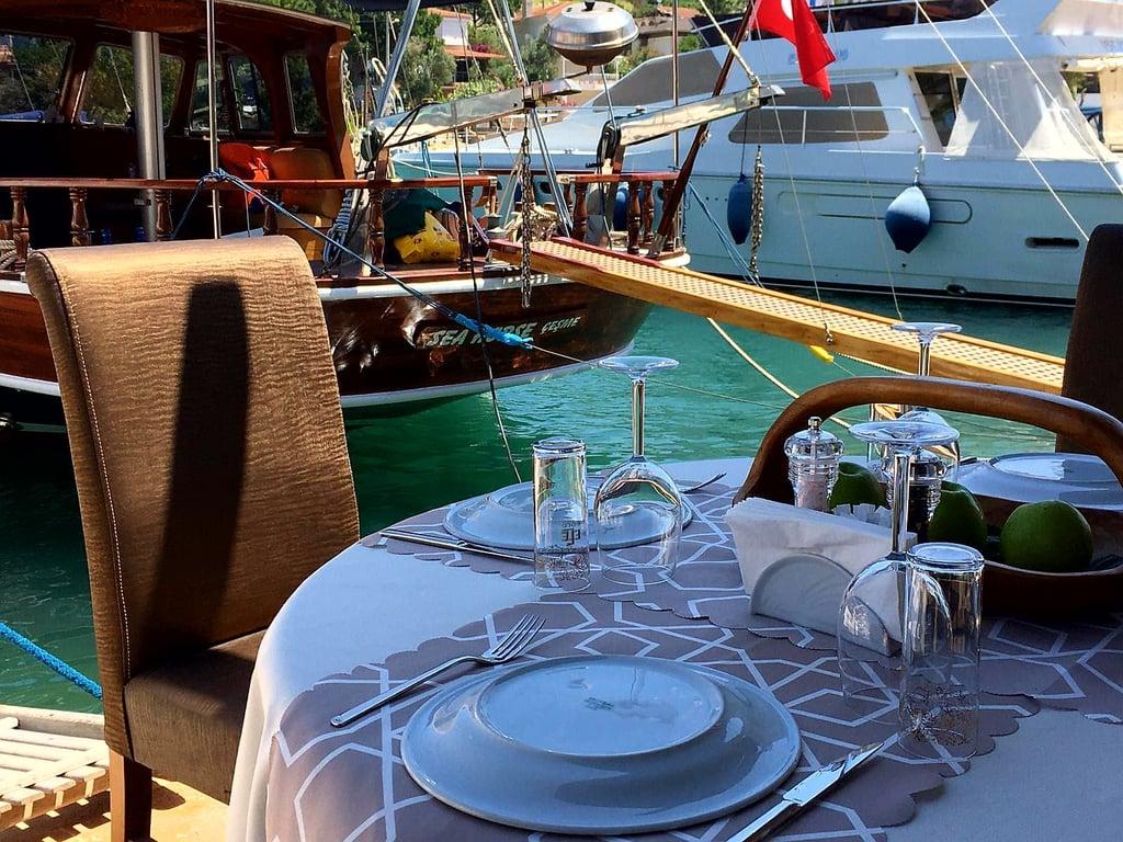 Defne Yaprağı Balık Restaurant Dalyanköy Çeşme