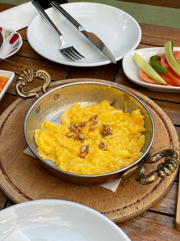 Kahvaltı Naga Putrika